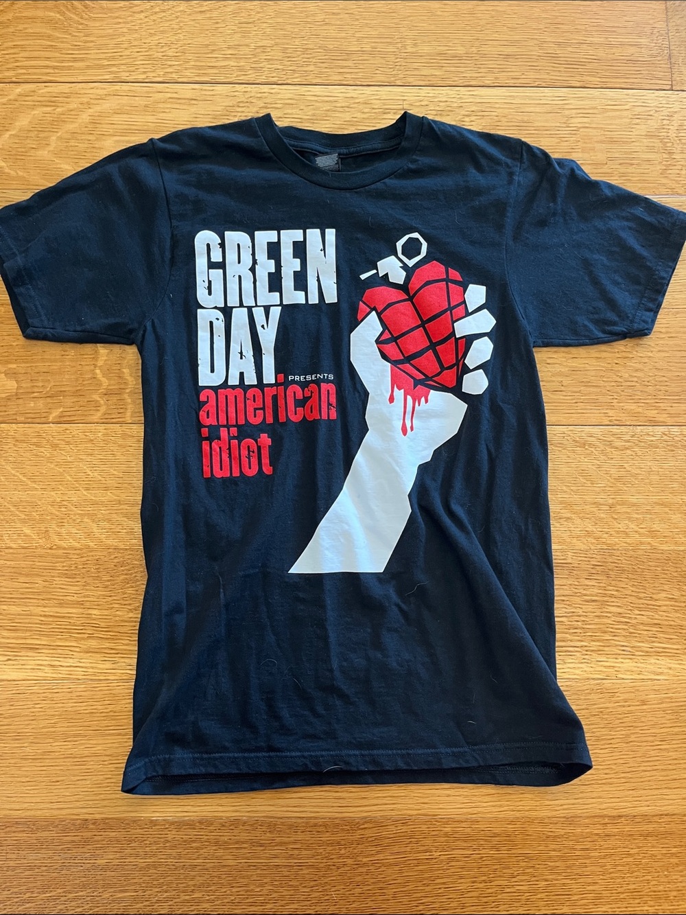 New hot topic Green Day band T-shirt small